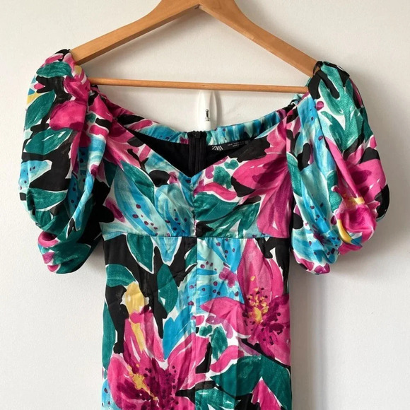 Zara Floral Print Satin Like Jumpsuit Puff Sleeve Size Medium Blogger Fave - Picture 8 of 14